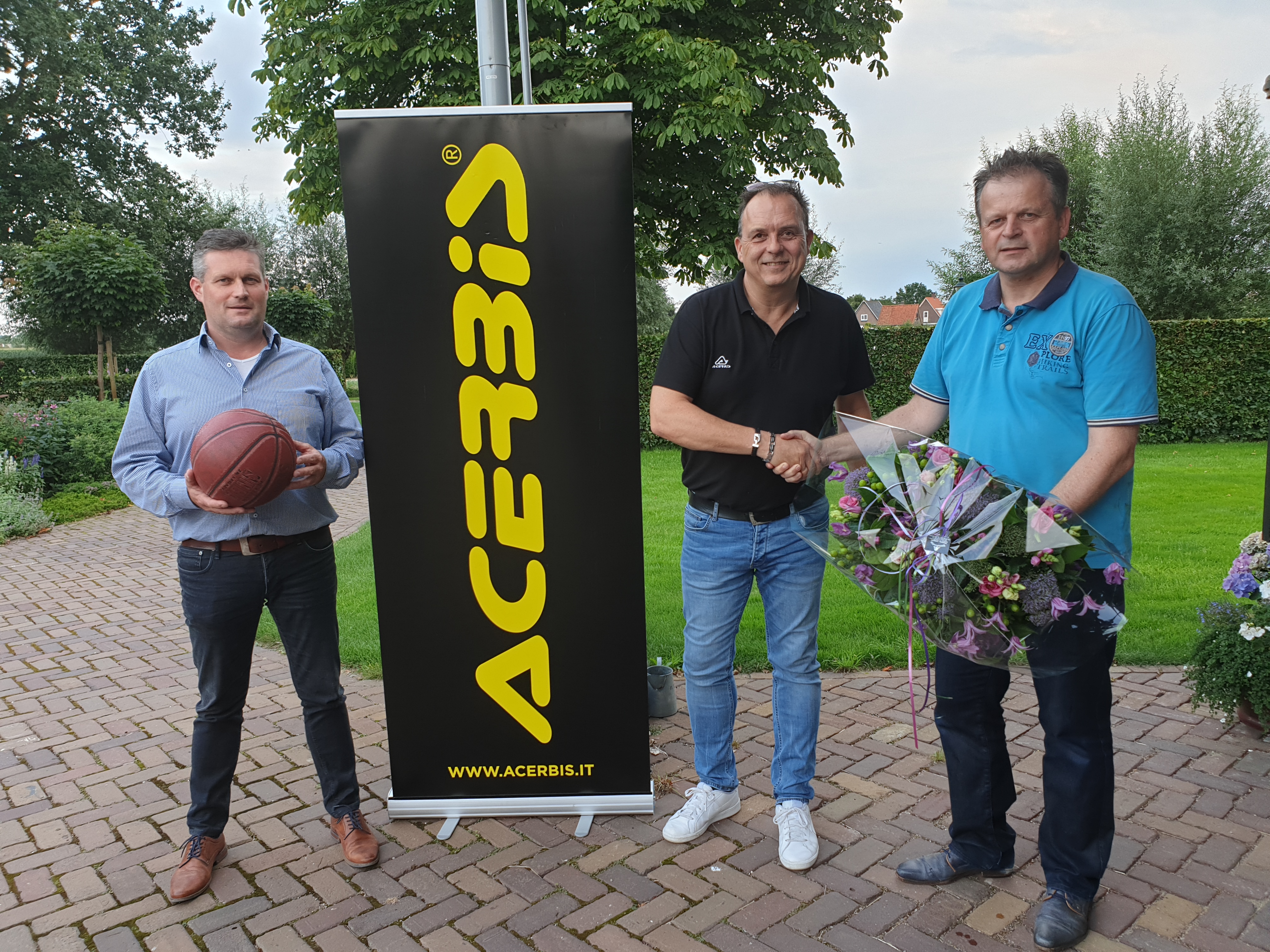 SD Sportswear sluit kleding/sponsorovereenkomst af met All Stars Epe.